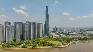 Toàn cảnh khu vực trung tâm TP.HCM với các tòa nhà cao tầng và tháp Landmark 81 nhìn từ trên cao