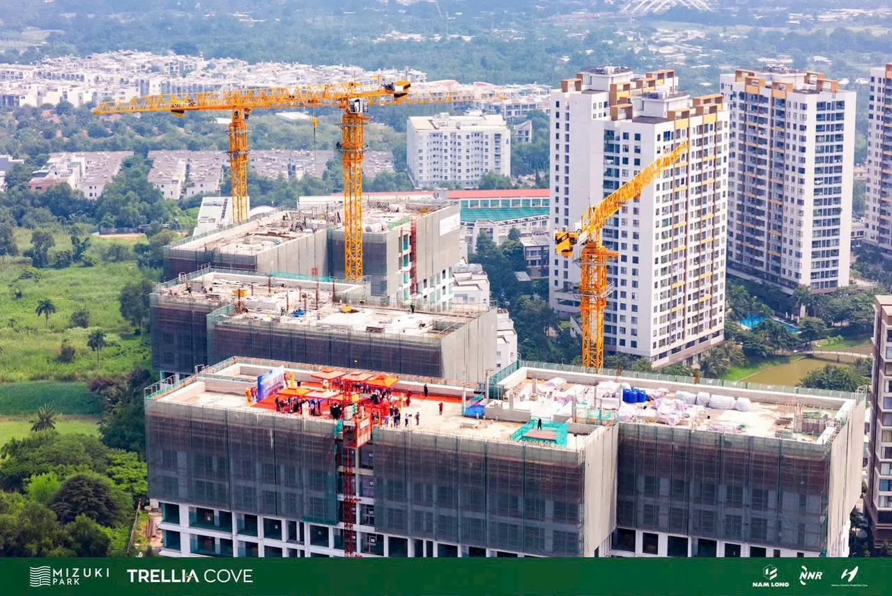 Nghi thức cất nóc trên tầng mái công trình Trellia Cove đang thi công